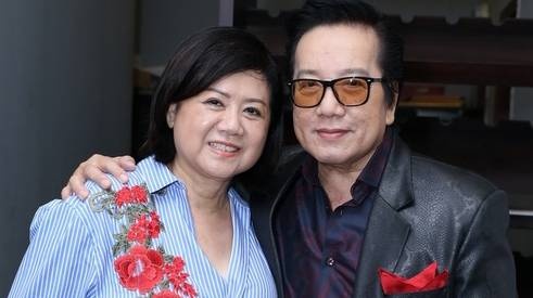 4 em gai trach Elvis Phuong thieu trach nhiem voi me hinh anh