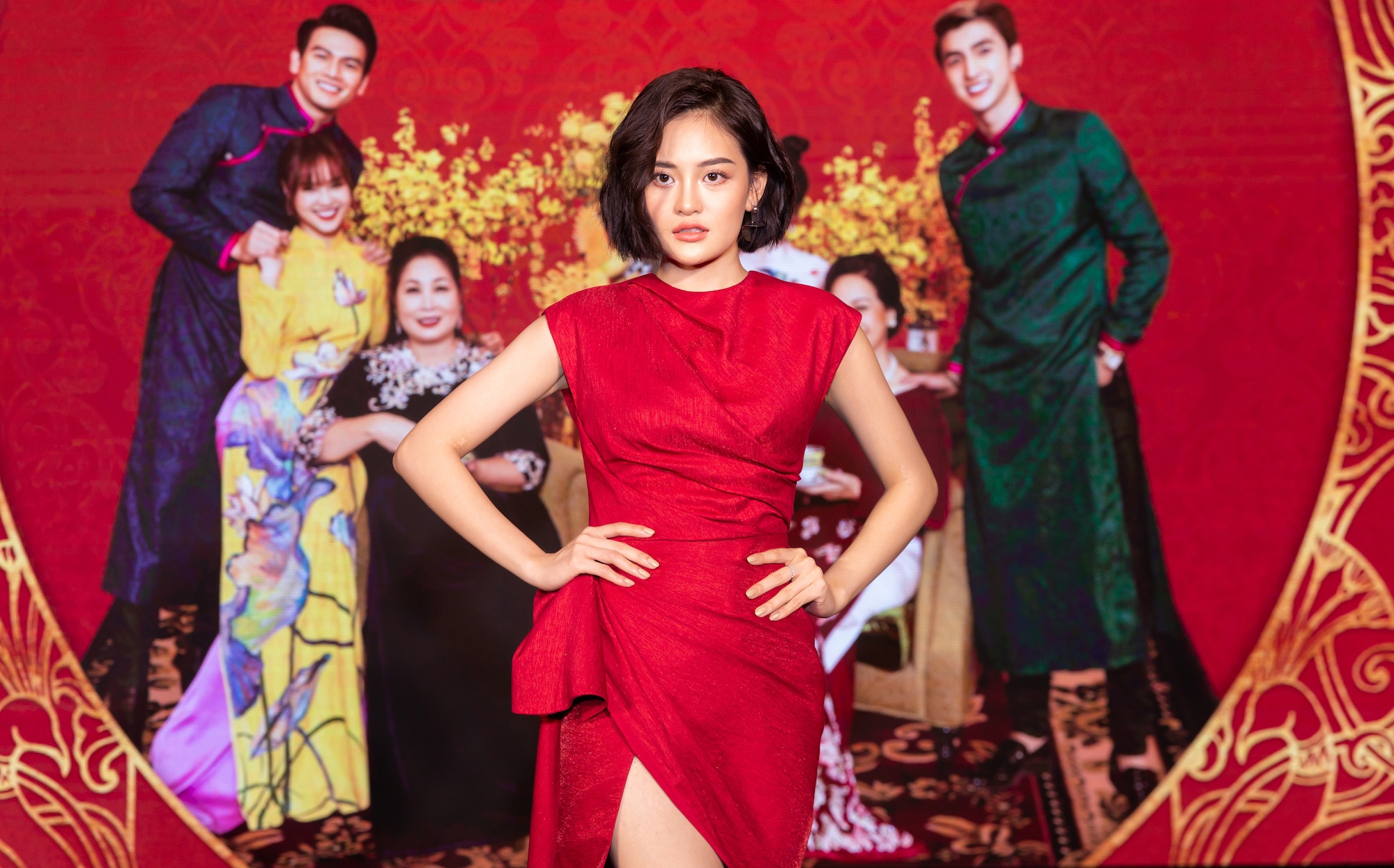 Thuy Anh hoi tiec vi hoc dai hoc anh 2