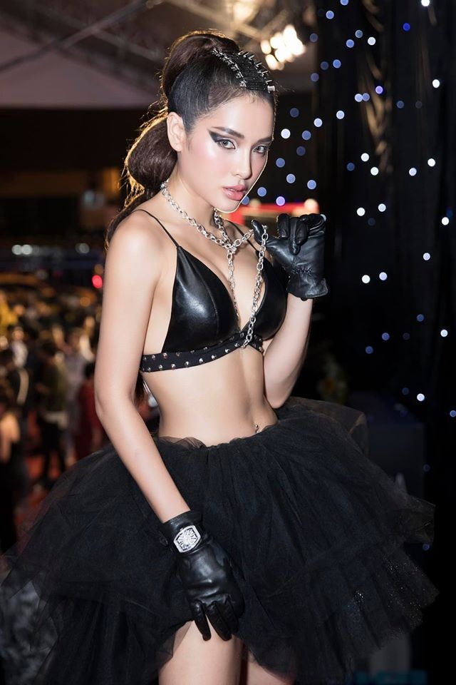 Phuong Trinh Jolie mac goi cam anh 6