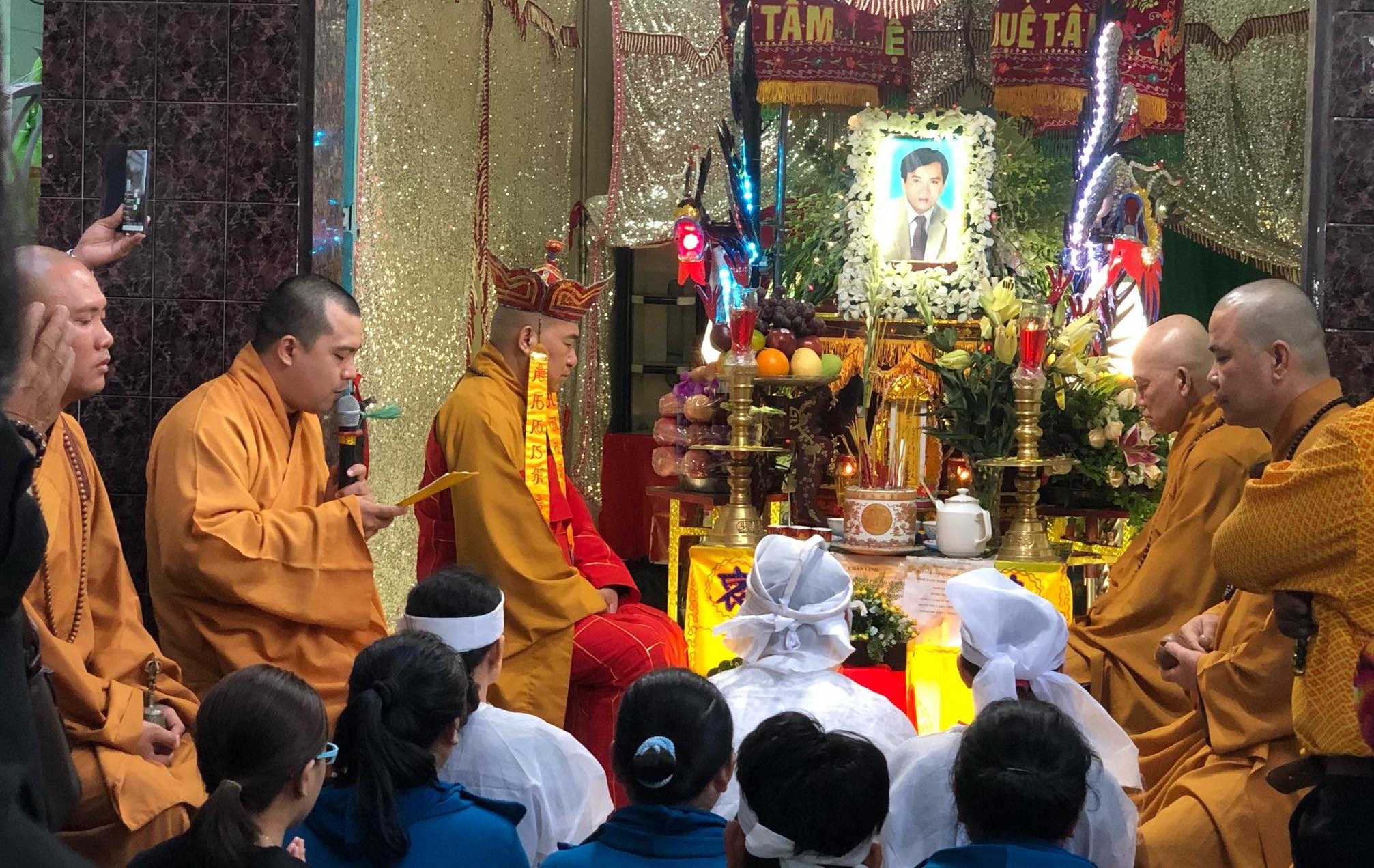 Nghe si Chieu Hung qua doi anh 1