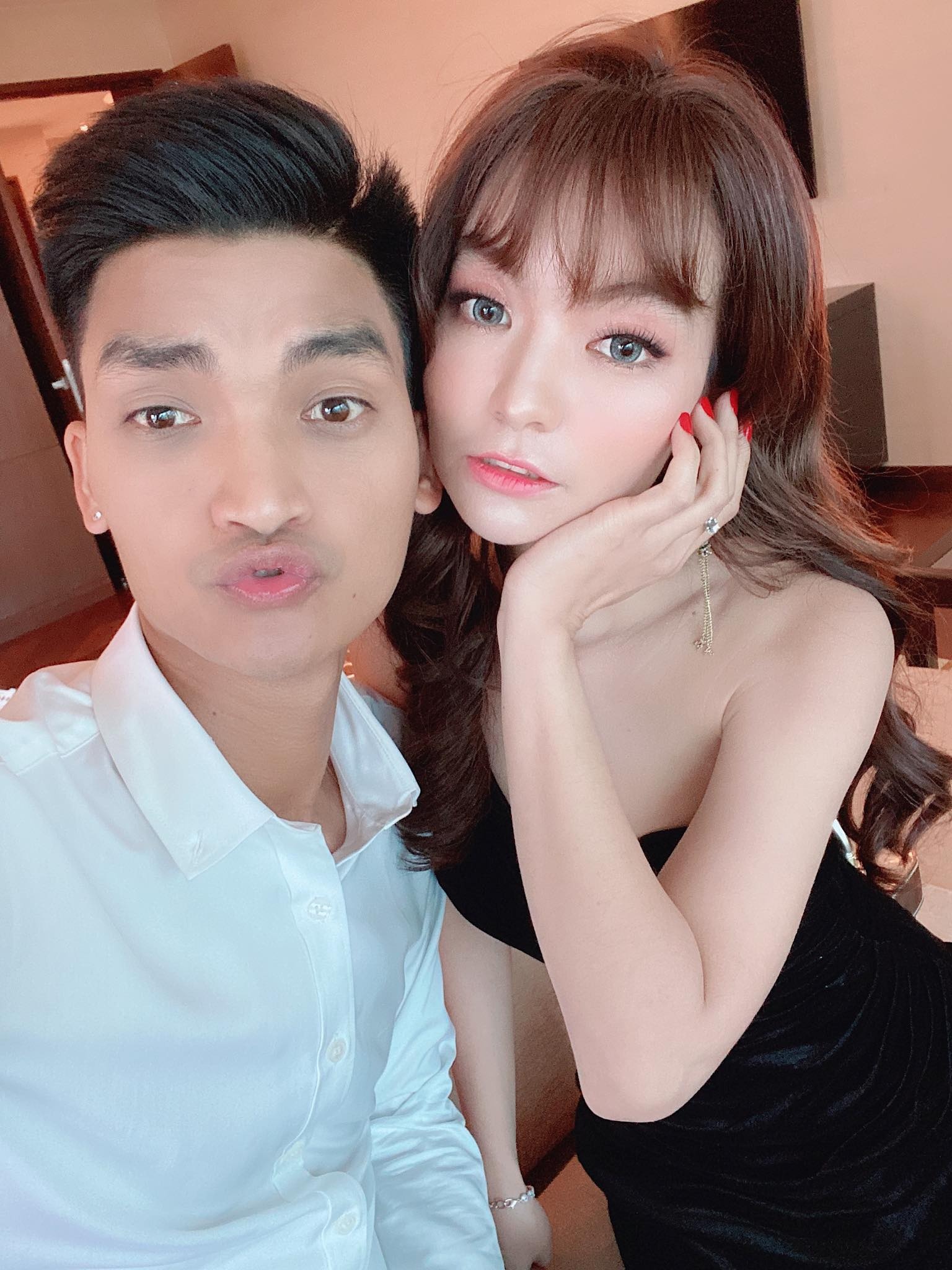 Mạc Văn Khoa dự tiệc cưới Duy Mạnh ảnh 5 Mac Van Khoa du tiec cuoi Duy Manh anh 5