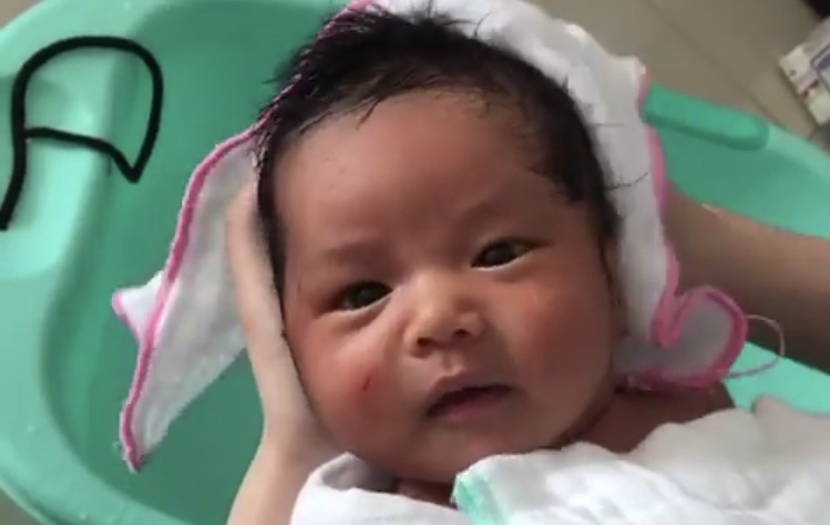 Suboi lan dau dang anh con gai hinh anh