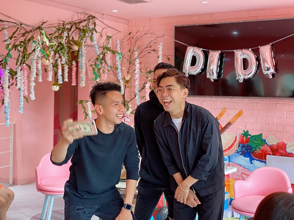 Minh Du hoi ngo Hong Duy,  Phan Van Duc anh 1