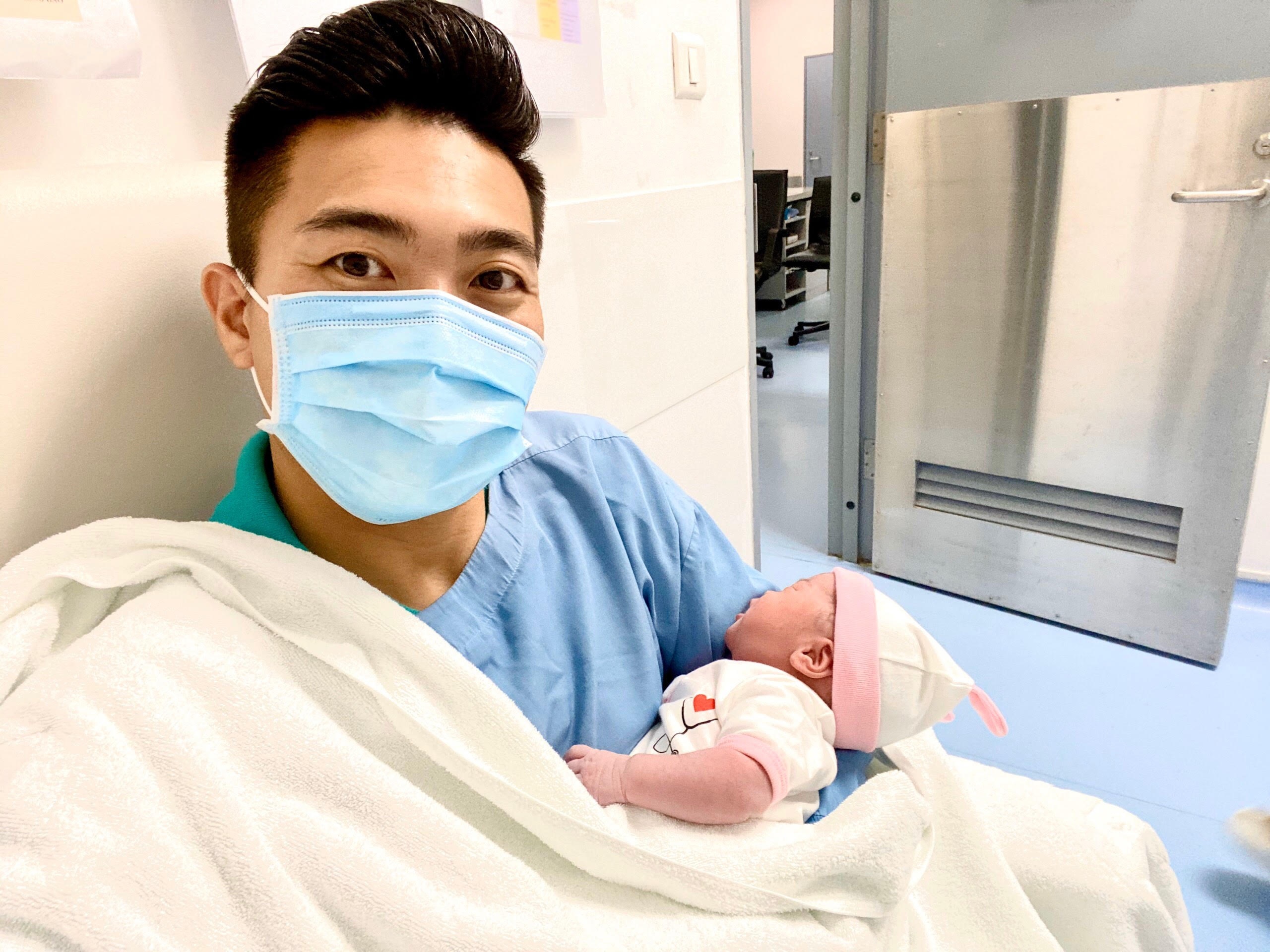 Hong Phuong sinh con lan 2 anh 1