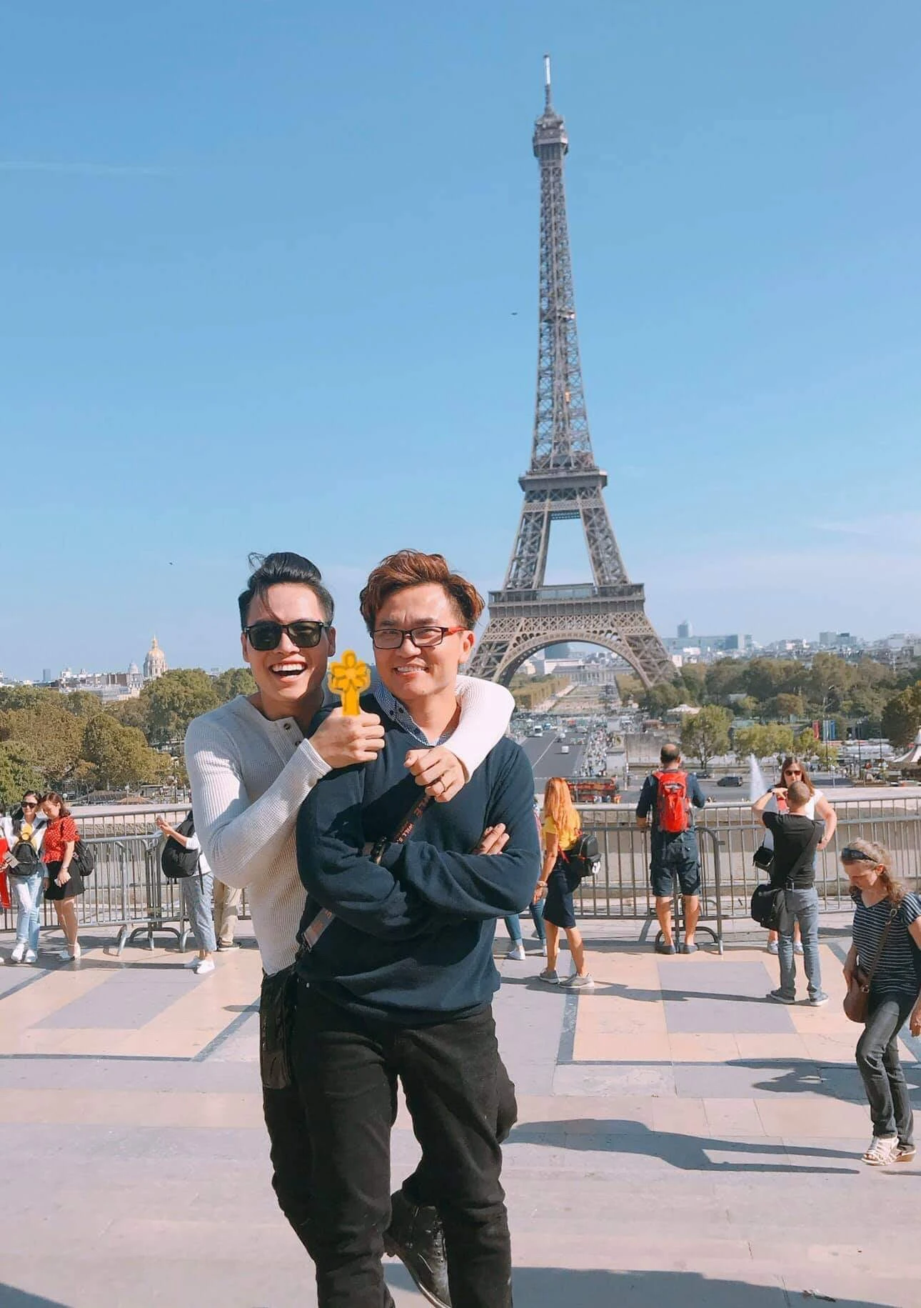 Dai Nghia song chung voi Tan Phat anh 7