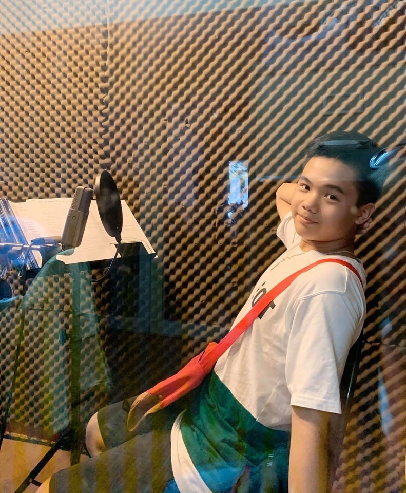 dien vien nhi Toi thay hoa vang tren co xanh anh 16