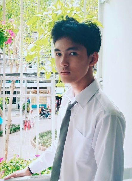 dien vien nhi Toi thay hoa vang tren co xanh anh 11