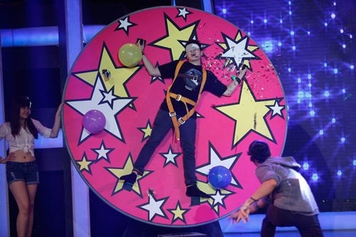 Canh phan cam trong game show anh 2