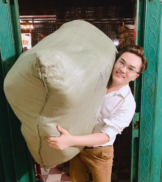 Thuy Tien ho tro nguoi dan mien Tay bi han han anh 2