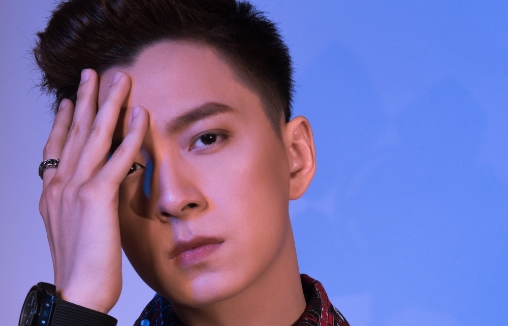 Ngo Kien Huy xin loi nguoi yeu cu Khong Tu Quynh trong MV moi? hinh anh