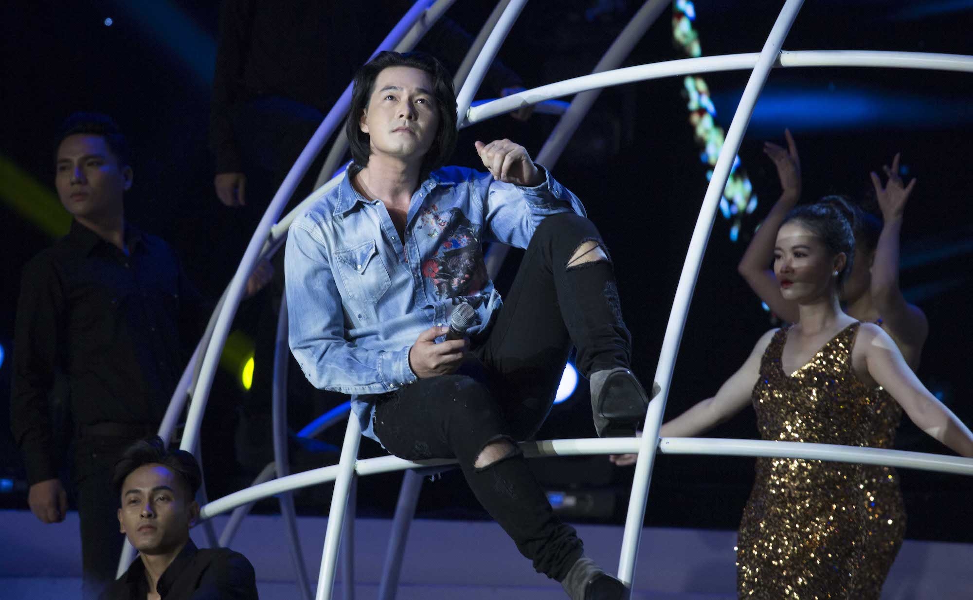 Phi Nhung che Quach Ngoc Ngoan anh 1