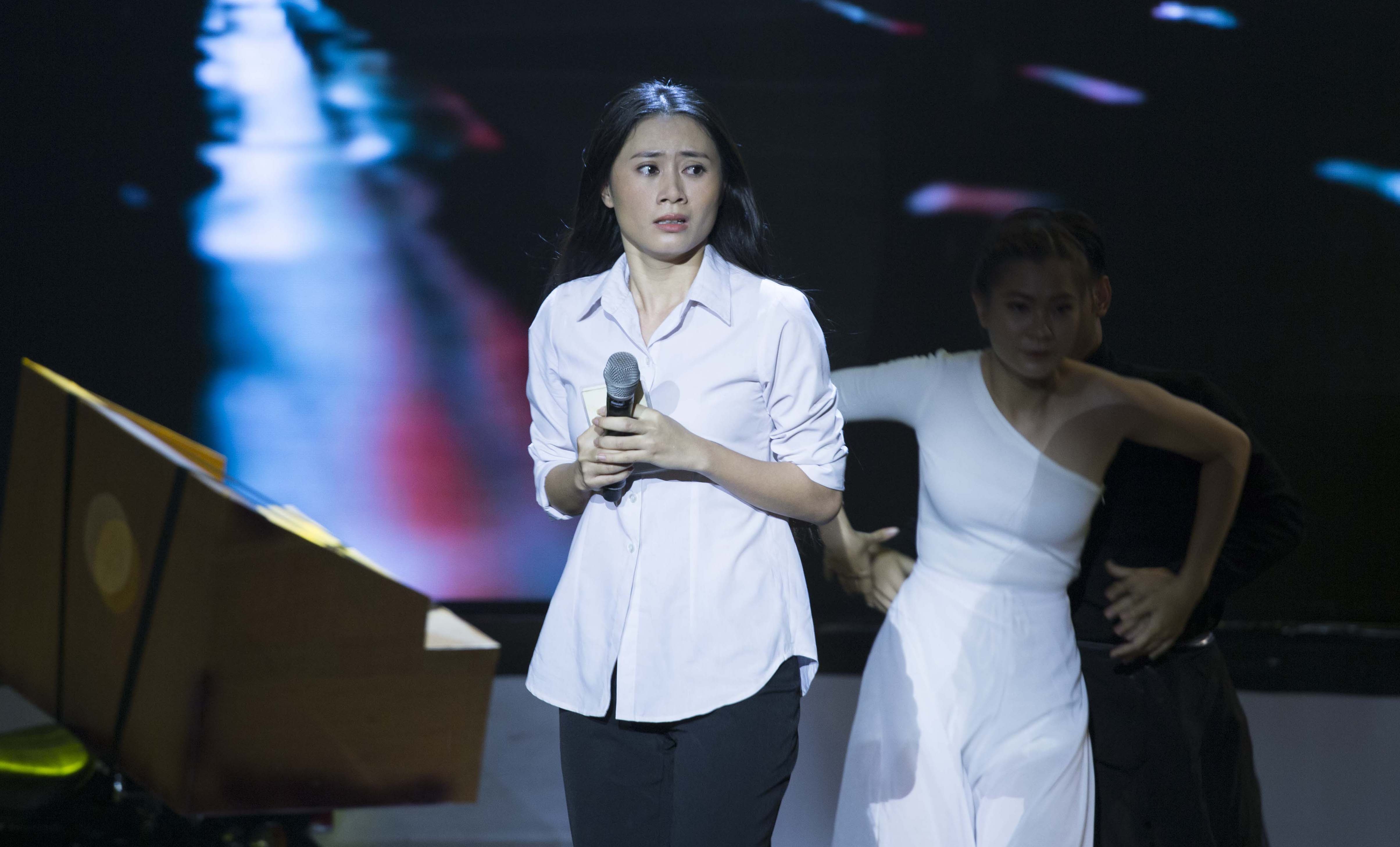 Phi Nhung che Quach Ngoc Ngoan anh 2