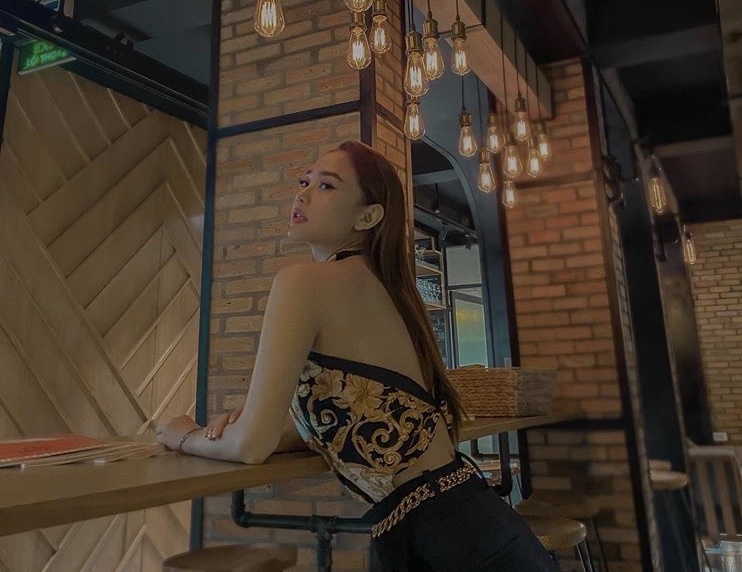 Minh Hang sut can anh 7