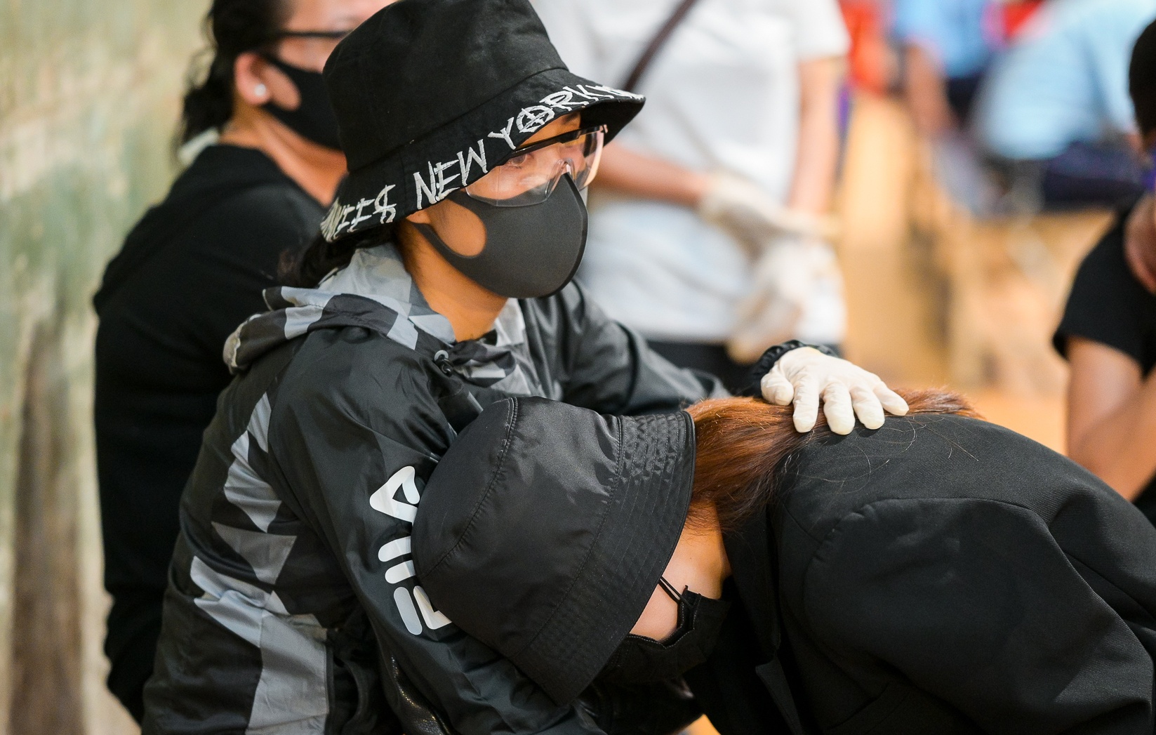 Nha Phuong om mat khoc khi toi vieng Mai Phuong hinh anh