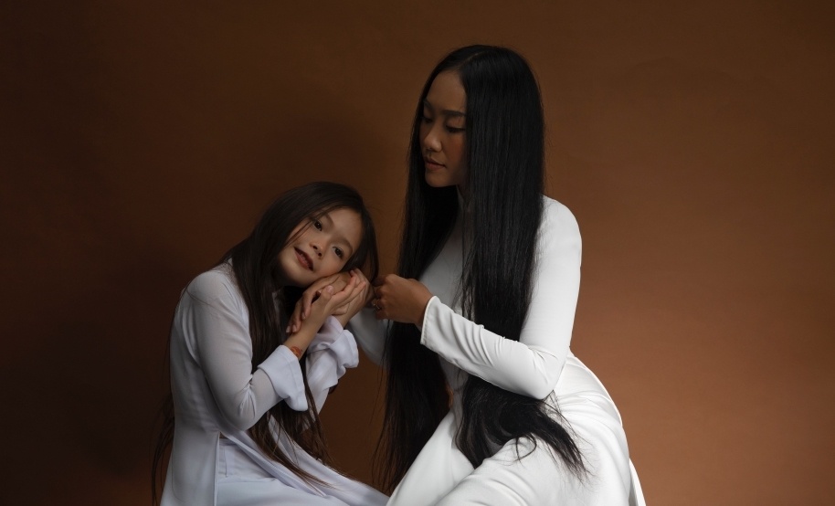 Doan Trang va con gai tang khau trang anh 1