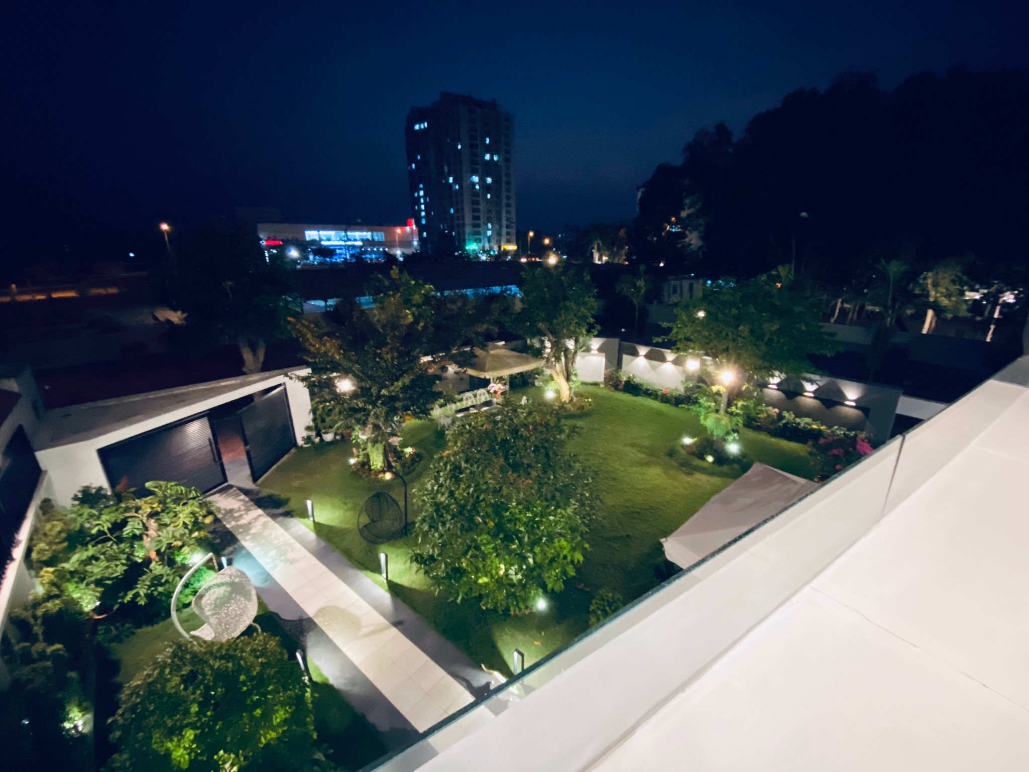 Vuon cay cua Quoc Truong anh 2