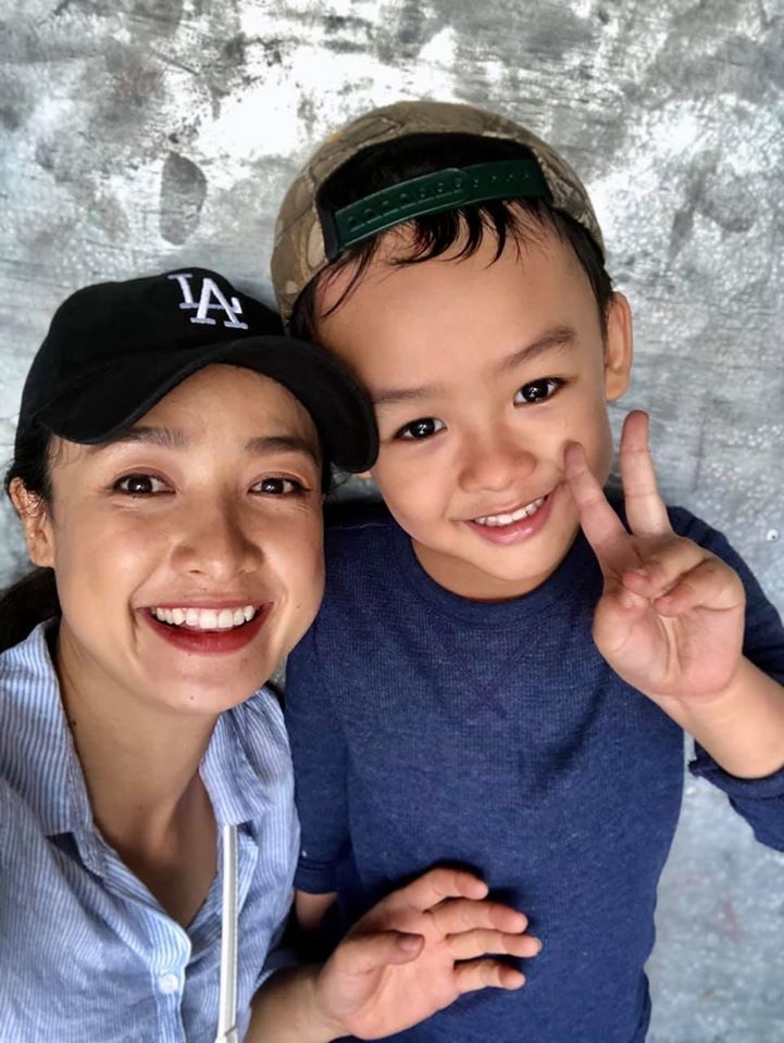 Lê Bê La đưa con đi từ thiện ảnh 2 Le Be La dua con di tu thien anh 2