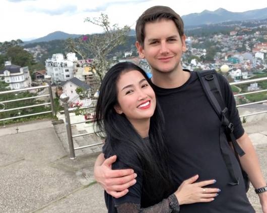 Dien vien Quynh Lam duoc ban trai Tay cau hon sau 9 nam yeu hinh anh