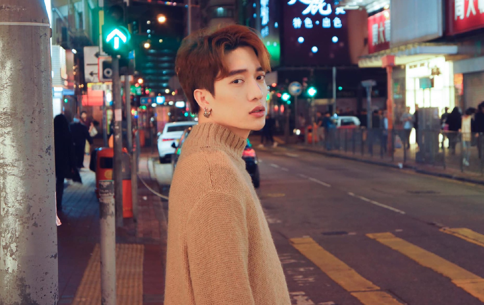 Ca si Viet tranh chap voi ong bau anh 7