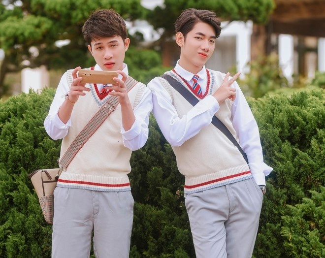 Ca si Viet tranh chap voi ong bau anh 4