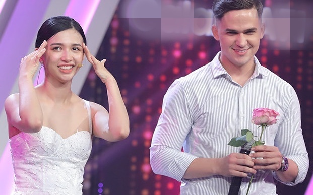 Nu chinh Nguoi ay la ai chon chang trai ngoai quoc dong tinh hinh anh