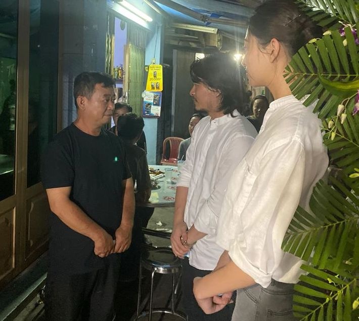 Luong Thuy Linh den vieng dam tang anh 3