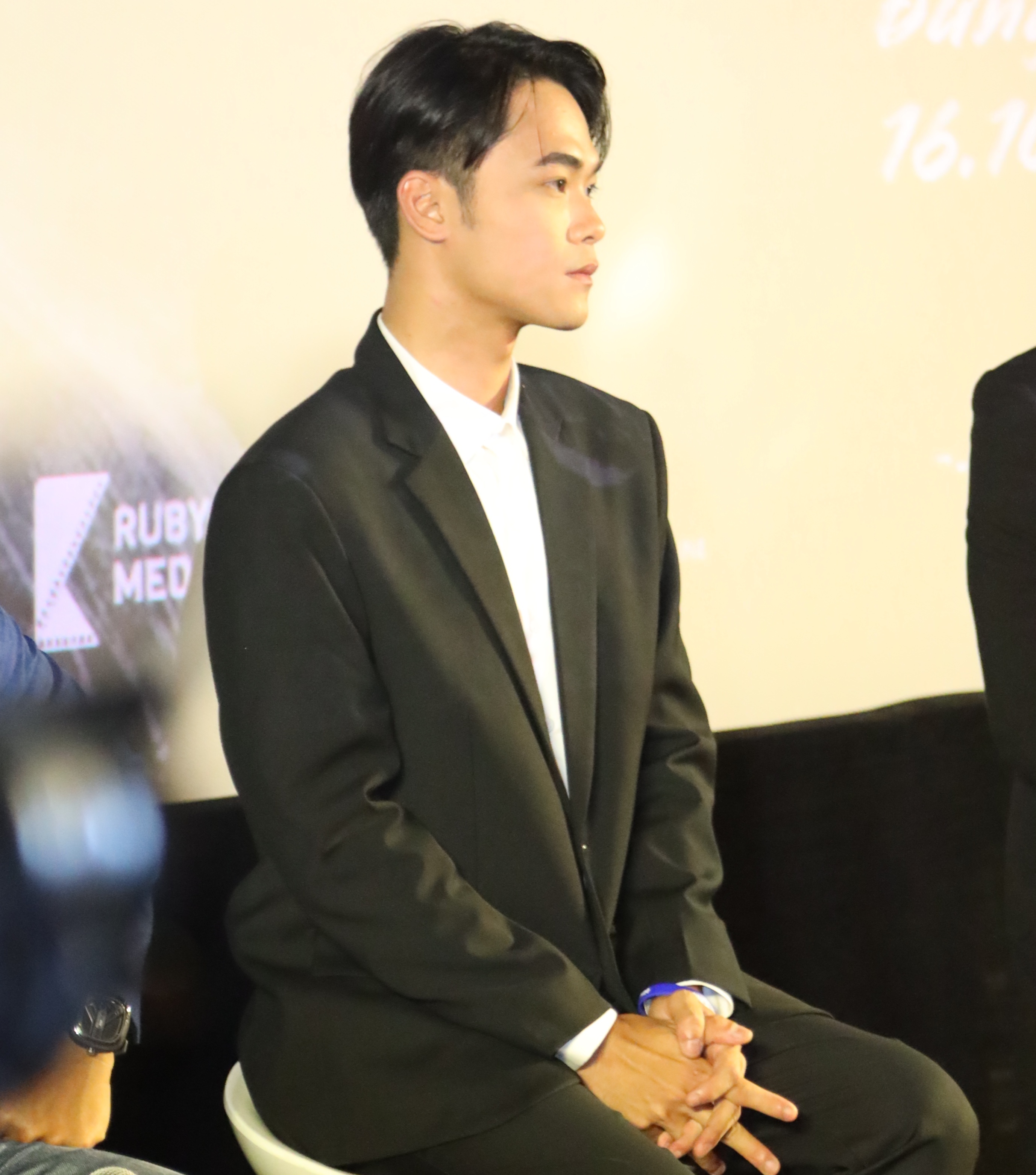 Huynh Thanh Truc an ech song anh 2