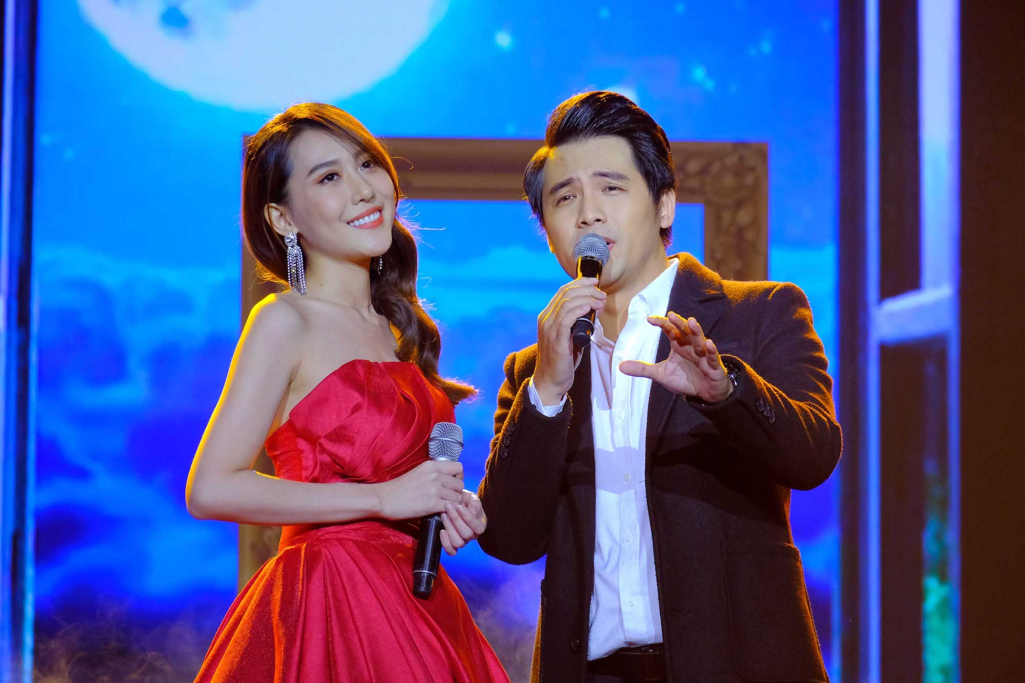 Phi Nhung che Quach Ngoc Ngoan anh 1