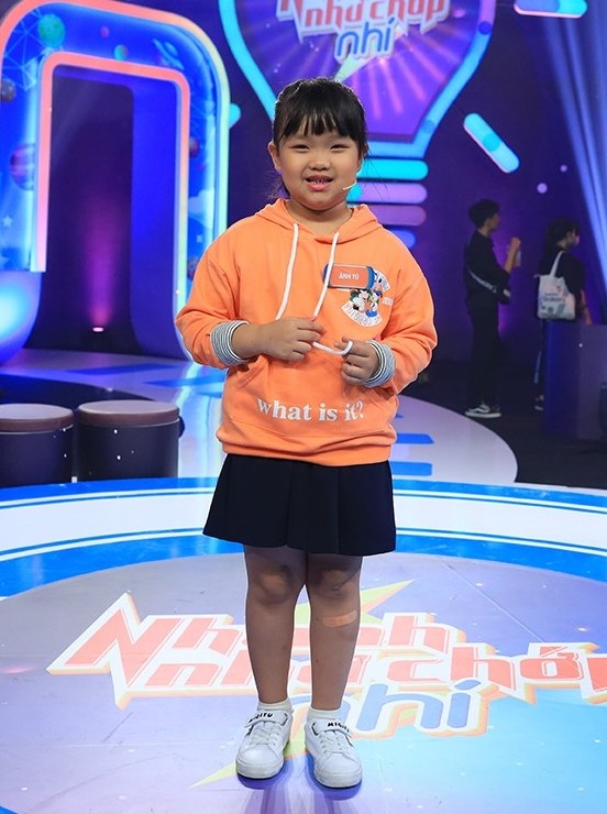 Tran Thanh xin loi thi sinh nhi anh 2