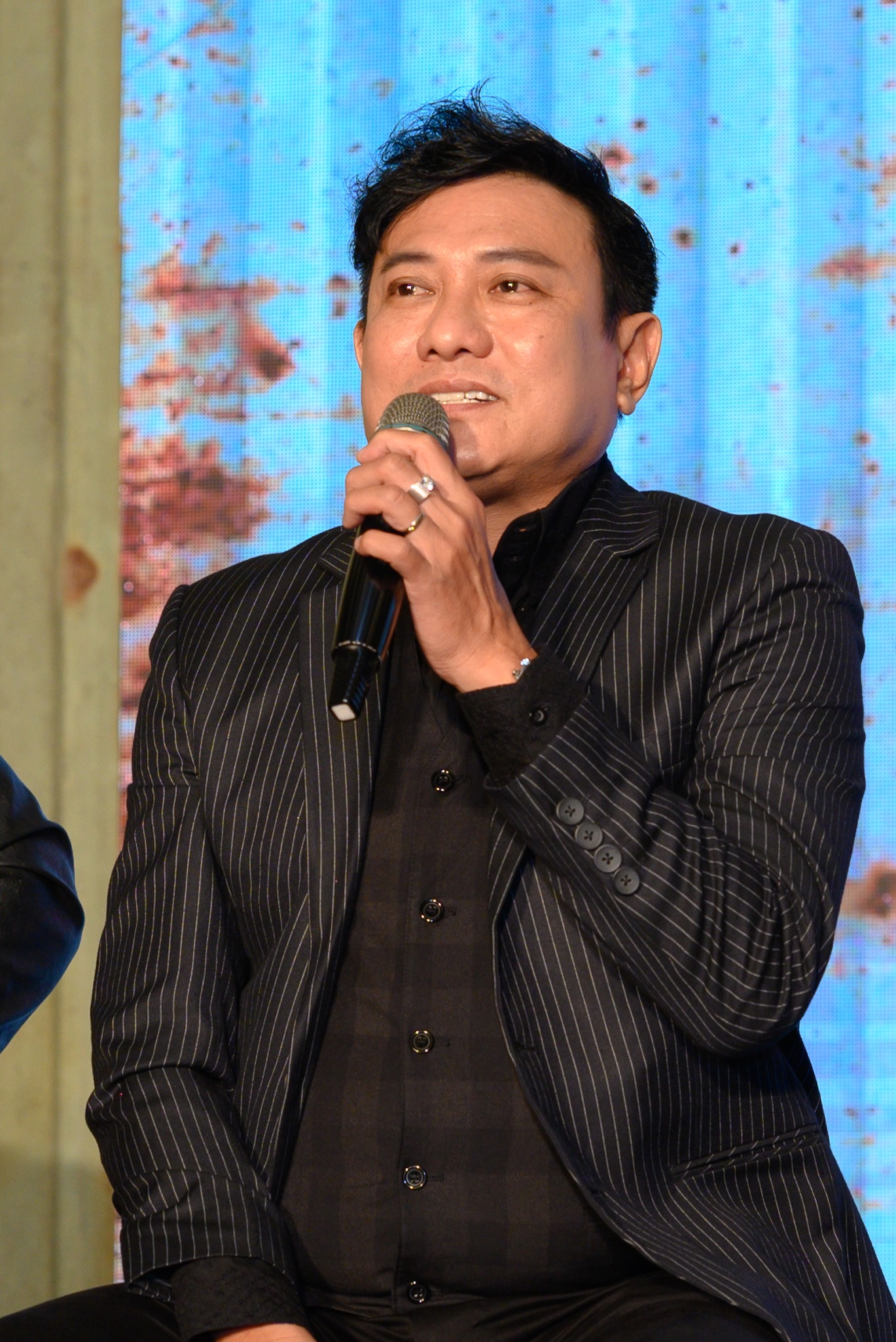 H'Hen lai mo to anh 8