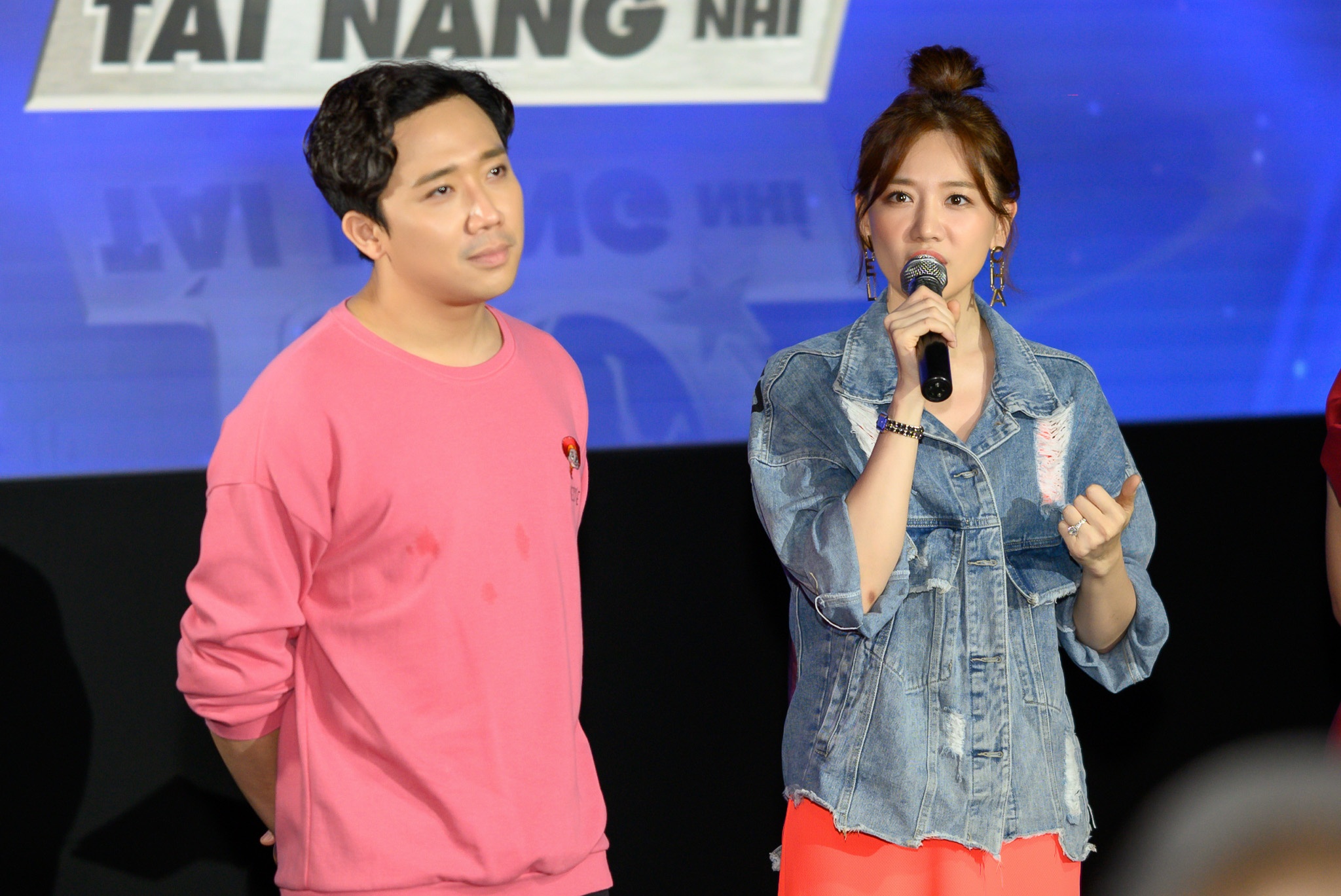 Tran Thanh lam giam khao Sieu tai nang nhi anh 7