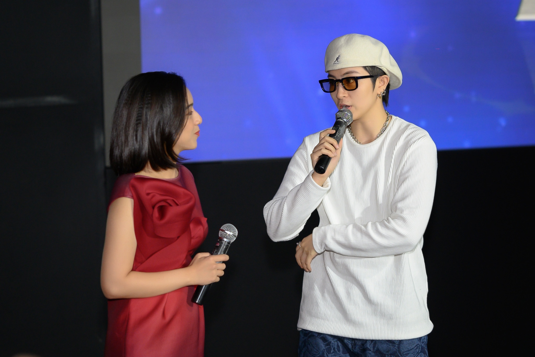 Tran Thanh lam giam khao Sieu tai nang nhi anh 8