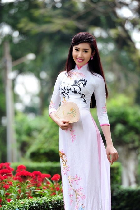 Thuy Ngan goi cam anh 16
