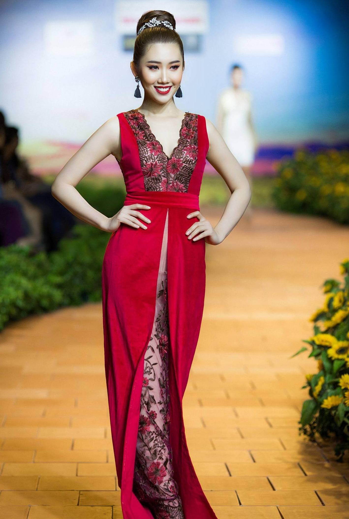 Thuy Ngan goi cam anh 15