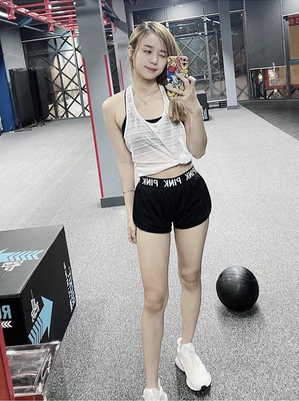 Cuoc song cua Hoai Lam va vo anh 4