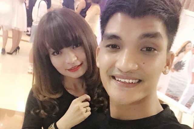 Mac Van Khoa mua oto sau nhieu nam di dien bang xe om hinh anh