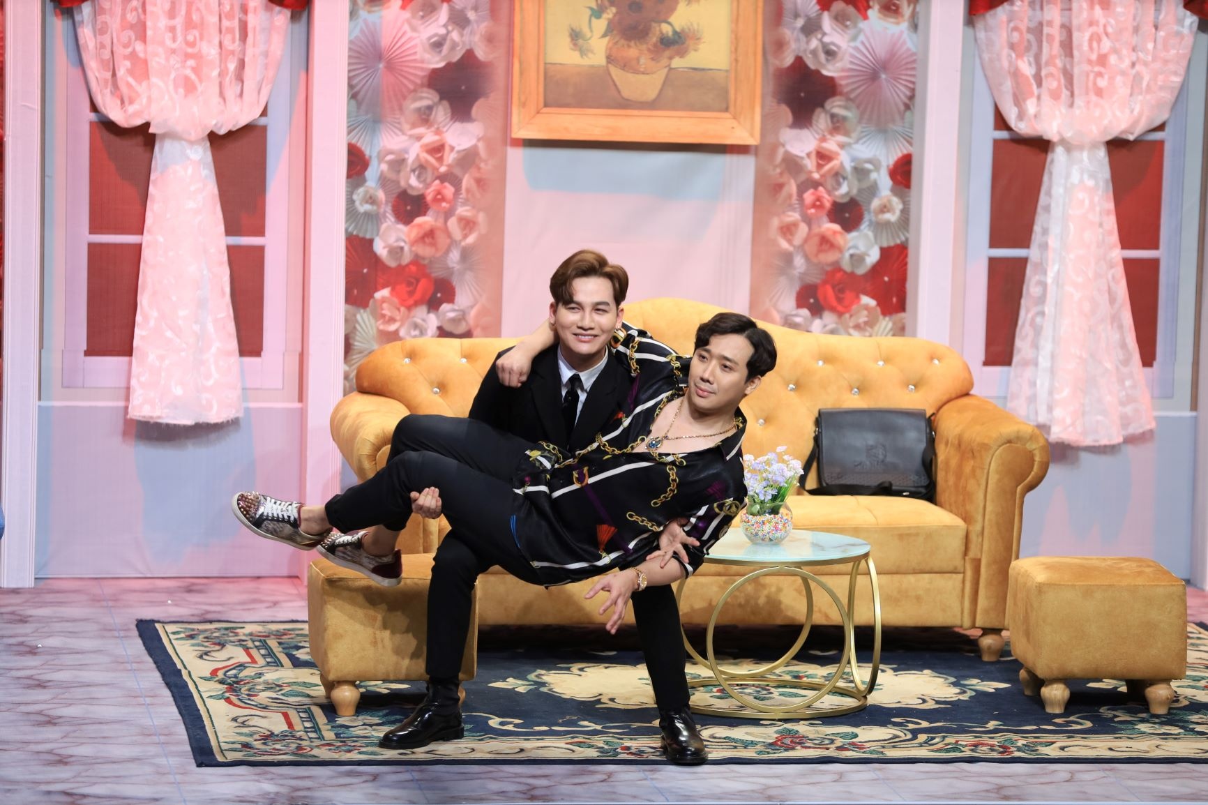 Lynk Lee phan ung khi Truong Giang hon anh 1