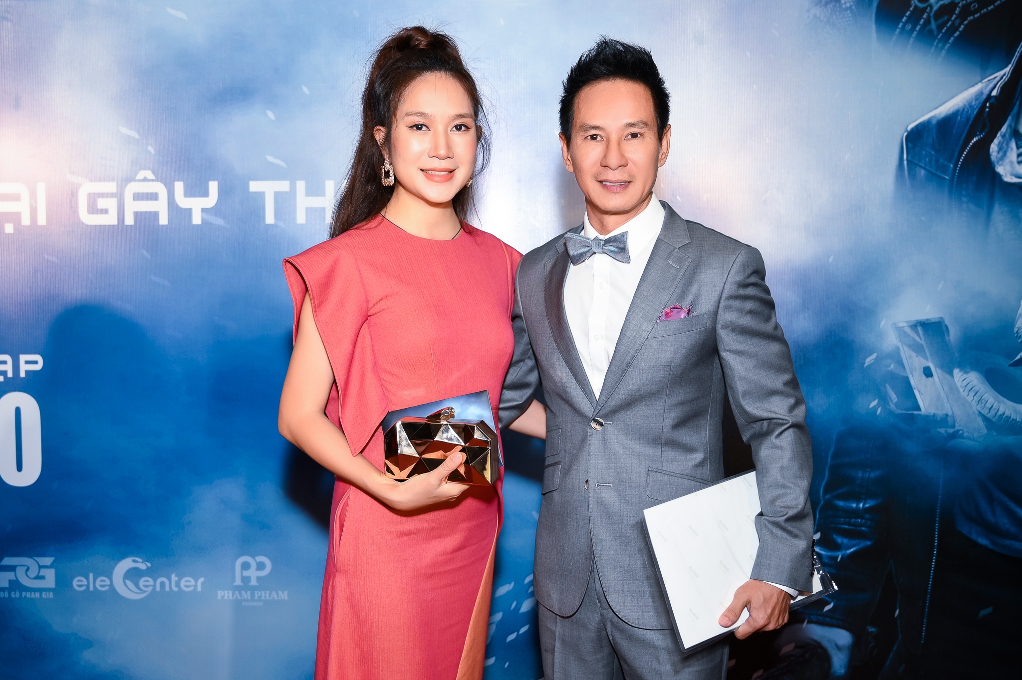 Anh Duc xuat hien sau on ao anh 6