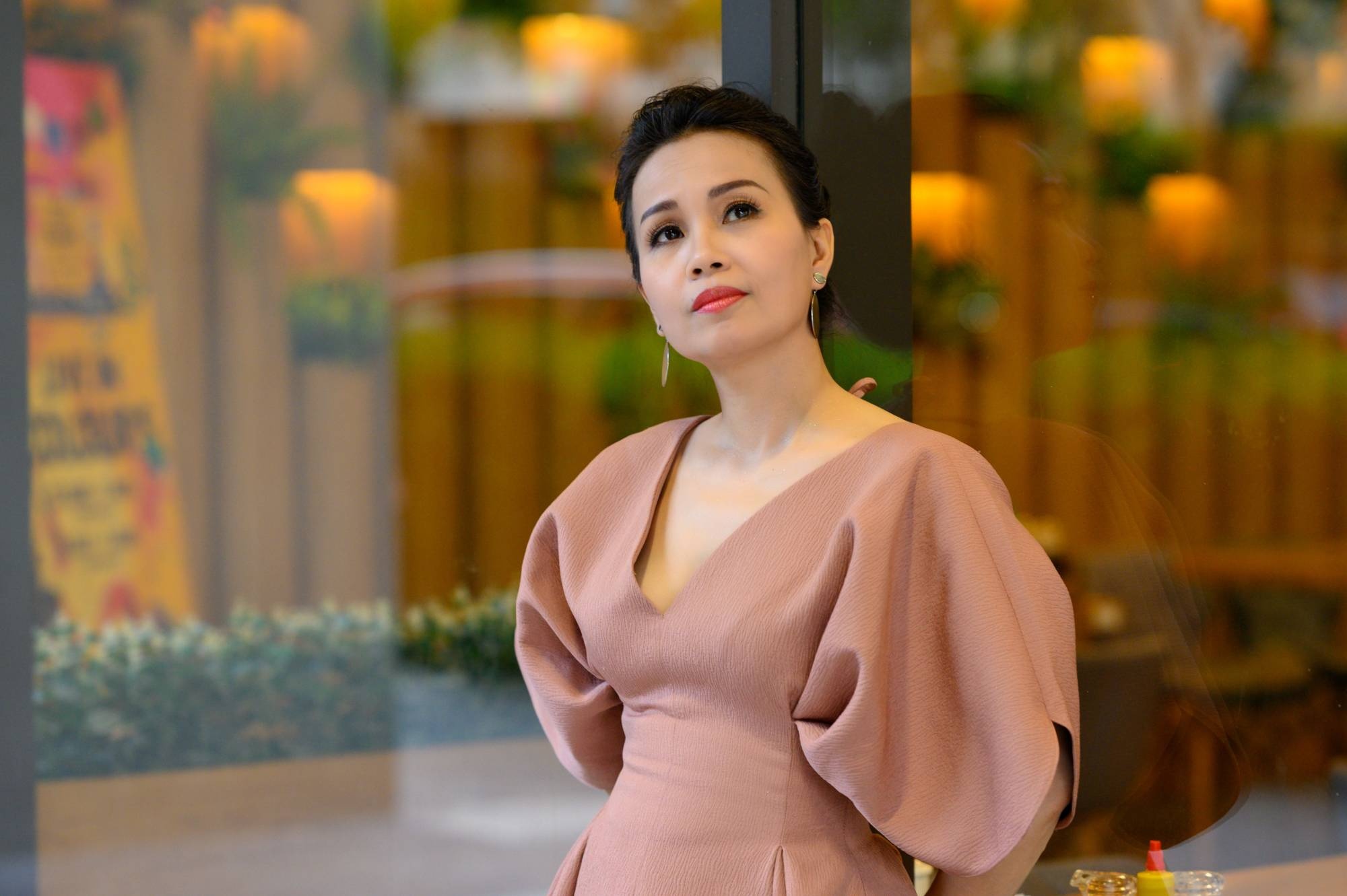 Cam Ly nhin nhuc chong anh 2