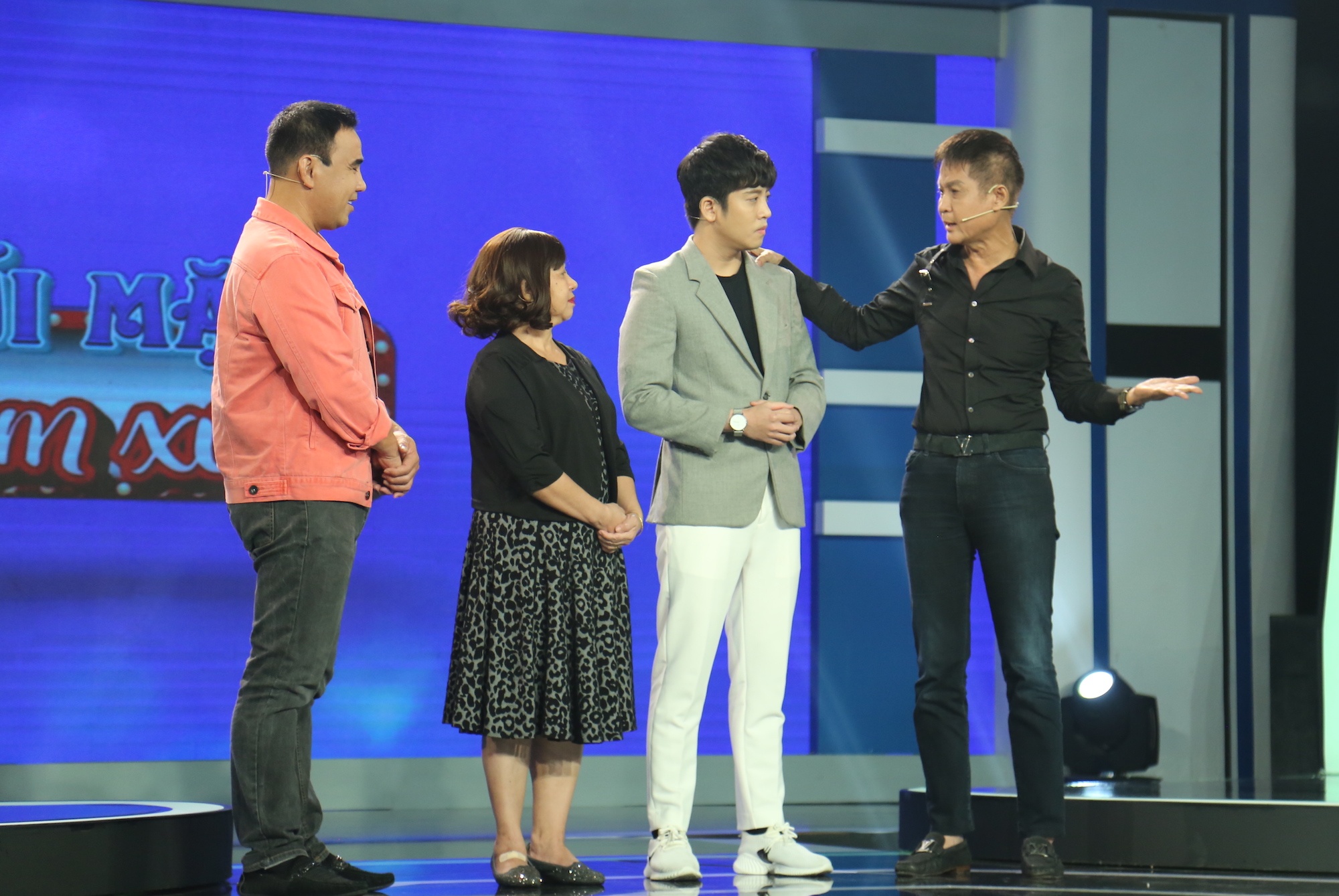 Quyen Linh tranh cai voi Le Hoang anh 2