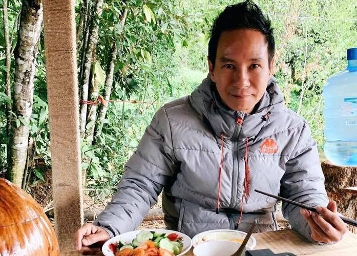 Ly Hai dua vo con ve que nuoi ga, trong rau hinh anh