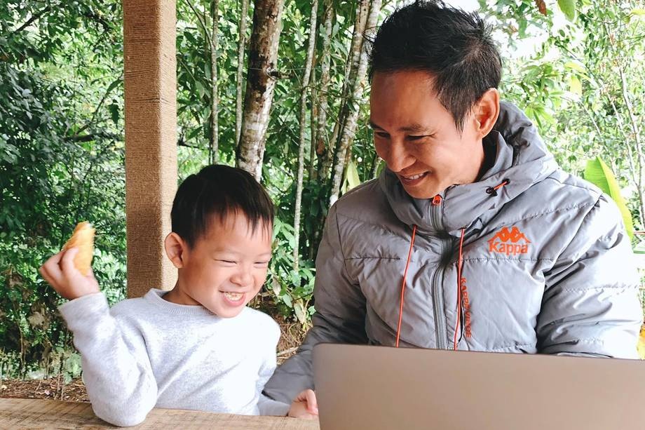 Ly Hai dua vo con ve que anh 1