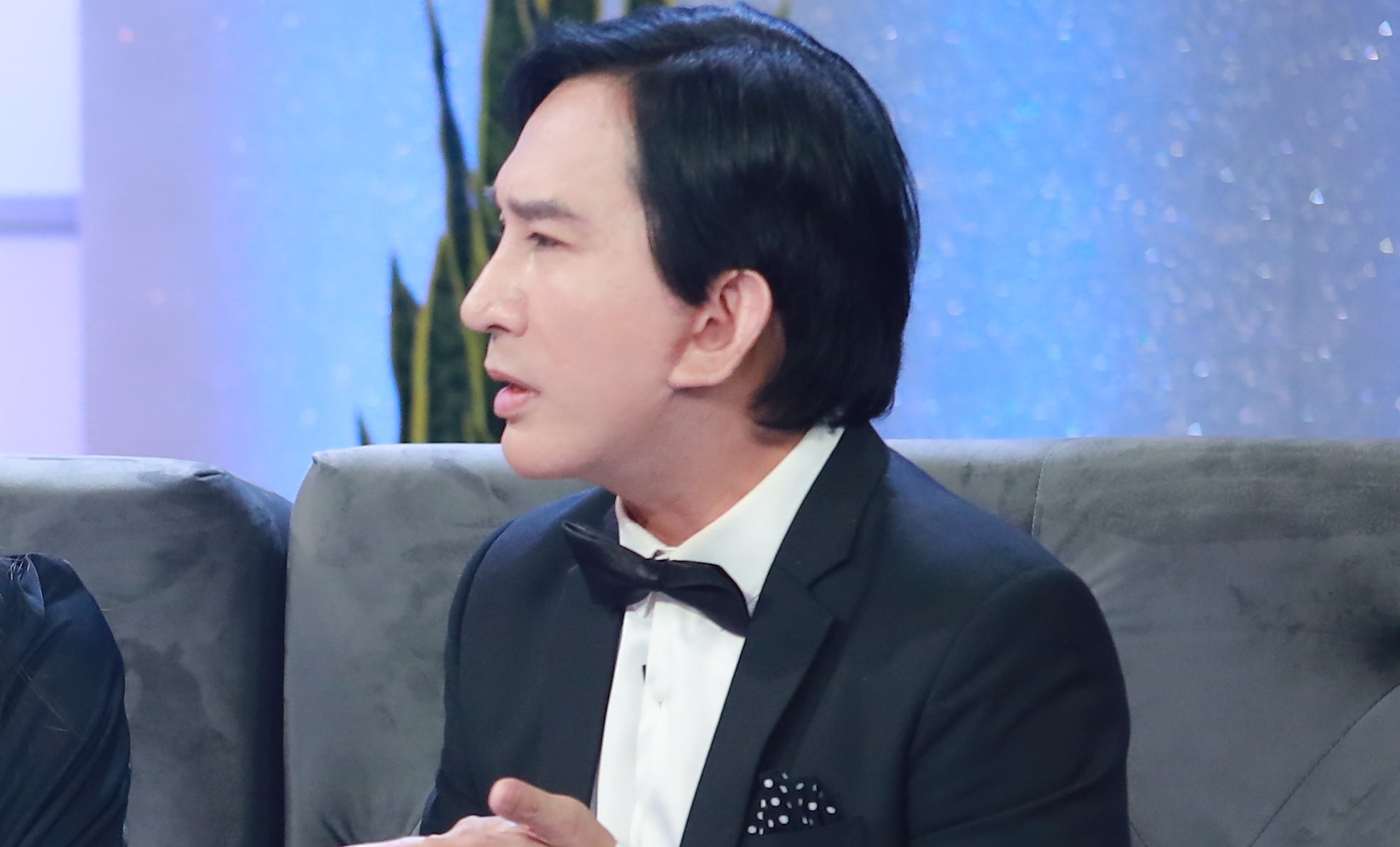 Kim Tu Long tiet lo tung phan boi vo hinh anh