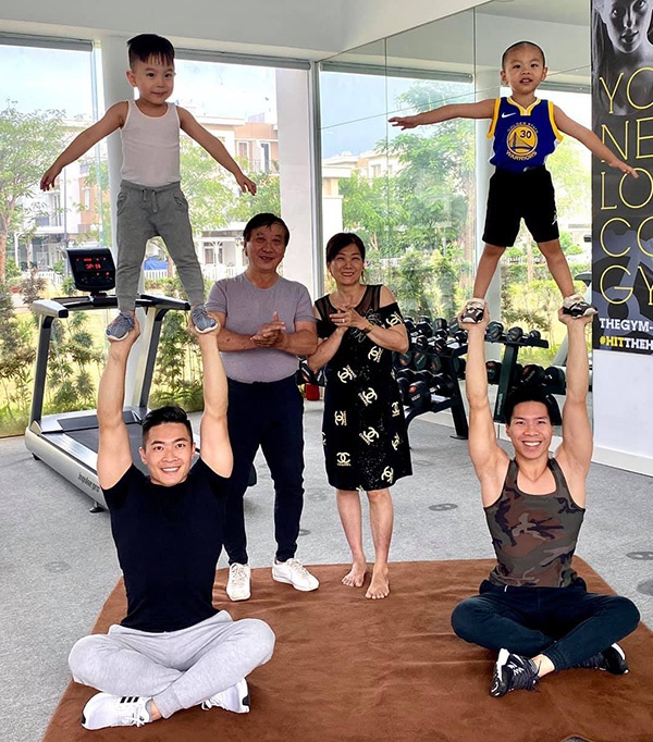 con trai Quoc Co Quoc Nghiep lap ky luc anh 2