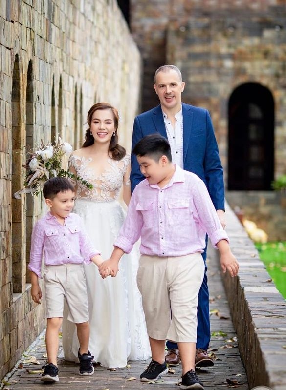 Lý Thanh Thảo kỷ niệm 2 năm cưới ảnh 2 Ly Thanh Thao ky niem 2 nam cuoi anh 2