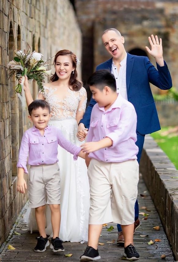 Lý Thanh Thảo kỷ niệm 2 năm cưới ảnh 3 Ly Thanh Thao ky niem 2 nam cuoi anh 3