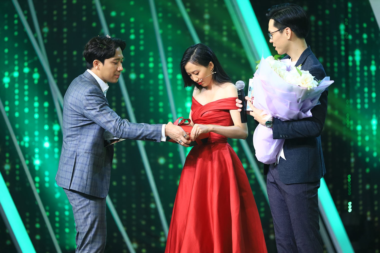 Mai Tuong Van Nguoi ay la ai anh 2