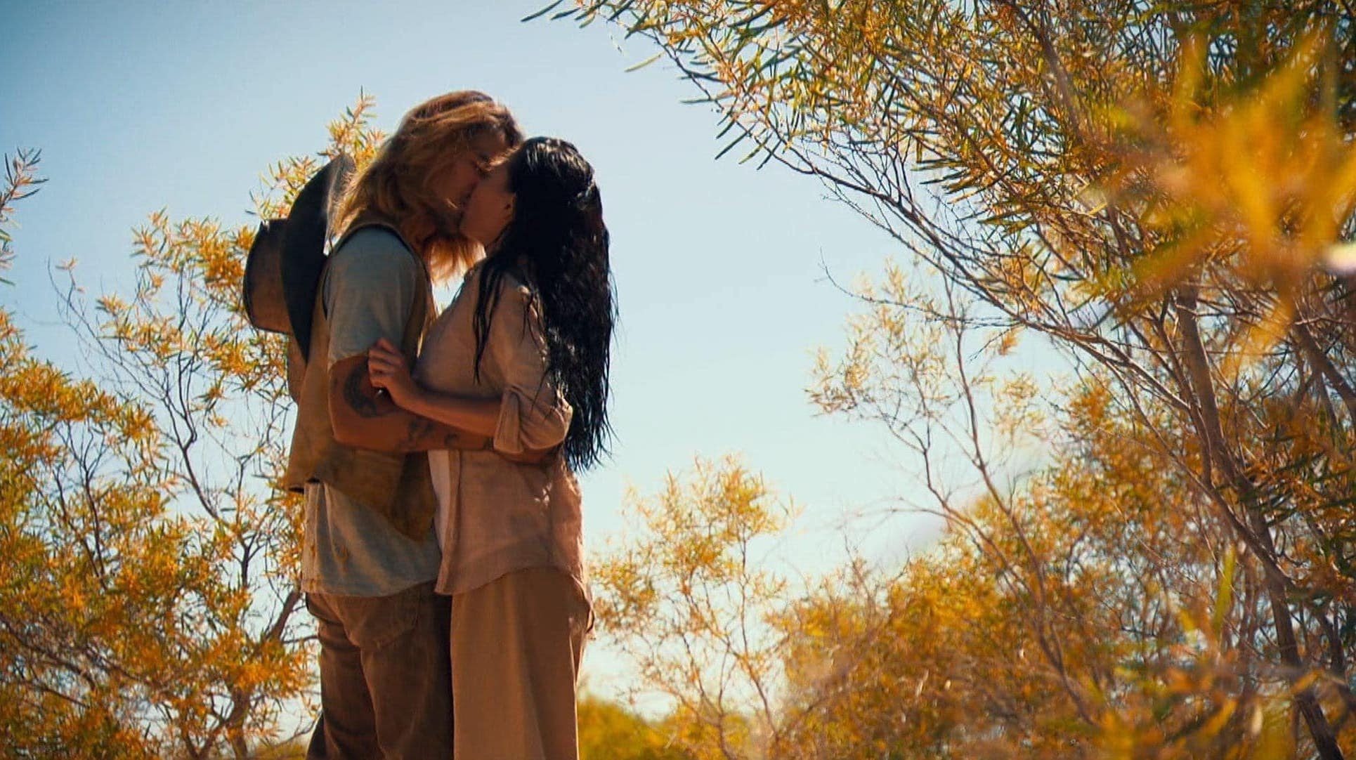 Thuy Diem dong canh nong voi Vo Canh anh 3