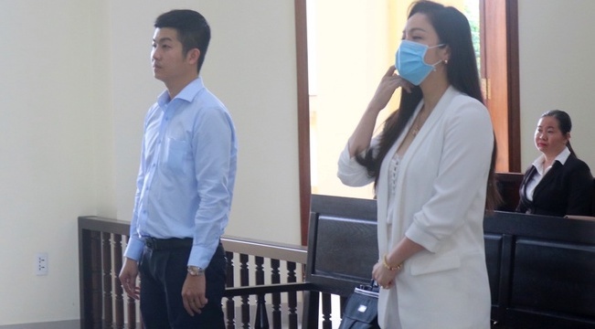 Phan ung cua Nhat Kim Anh va Buu Loc sau khi toa huy an so tham hinh anh
