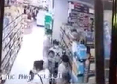 Con trai Đức Thịnh bị trộm điện thoại ảnh 1 Con trai Duc Thinh bi trom dien thoai anh 1